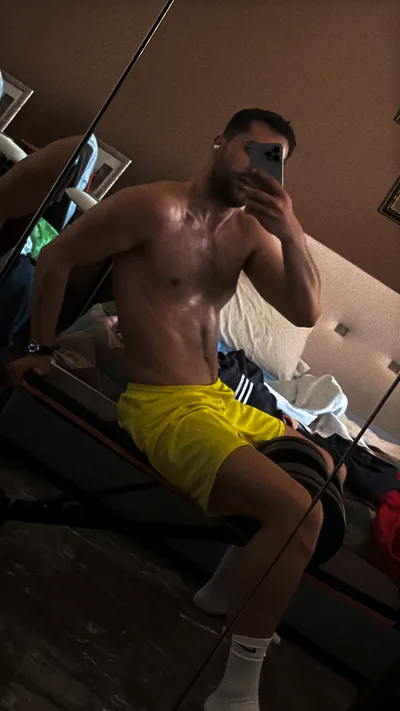 ✨ italiano20s✨ $0.30 cents per day OnlyFans