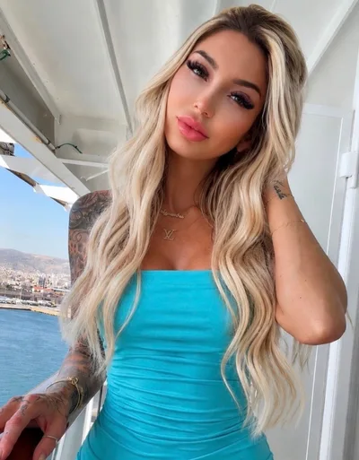𝙀𝙇𝙔 𝙋𝙀𝘼𝘾𝙃𝙄𝙀 🍑 OnlyFans
